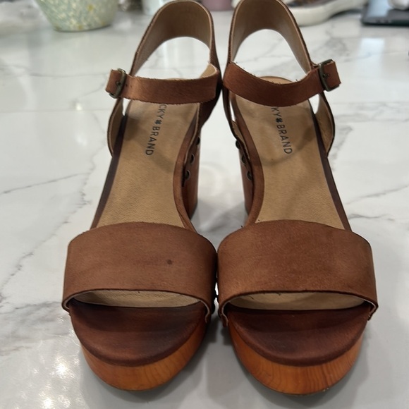 Lucky Brand Brown Platform Heels. Size 9M - Picture 2 of 11